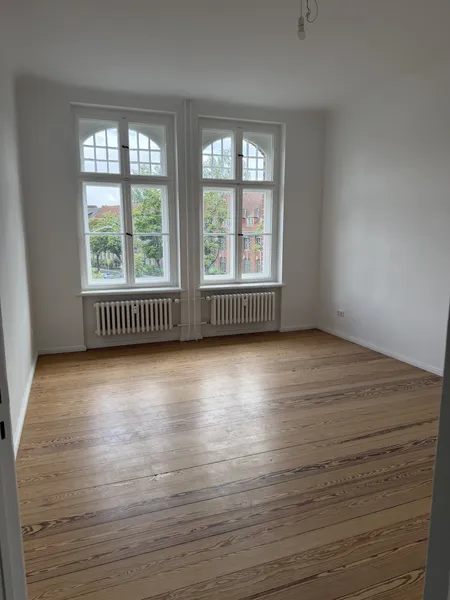 Stilvoll sanierte 2-Zimmer-Altbauwohnung | Dielen | hohe Decken | Einbauküche | Berlin-Tegel — photo 1